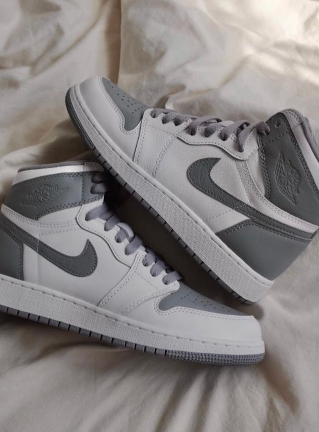 Air Jordan 1 Retro High OG Stealth