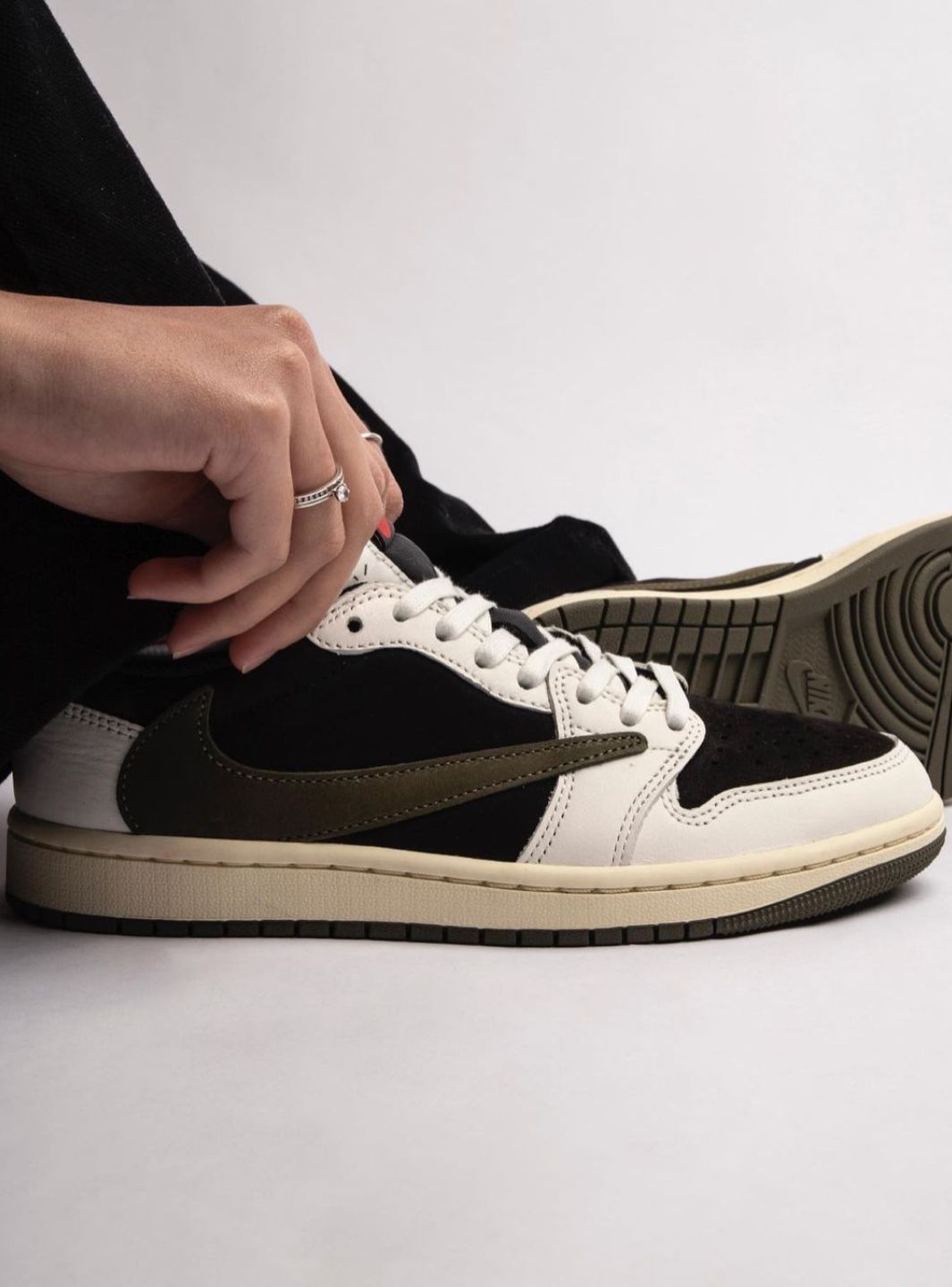 Air Jordan 1 Retro Low OG SP Travis Scott Olive