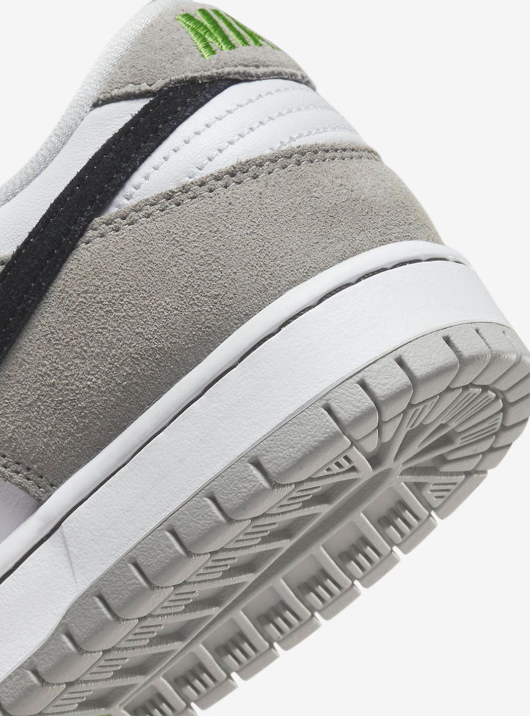 Nike SB Dunk Low Chlorophyll