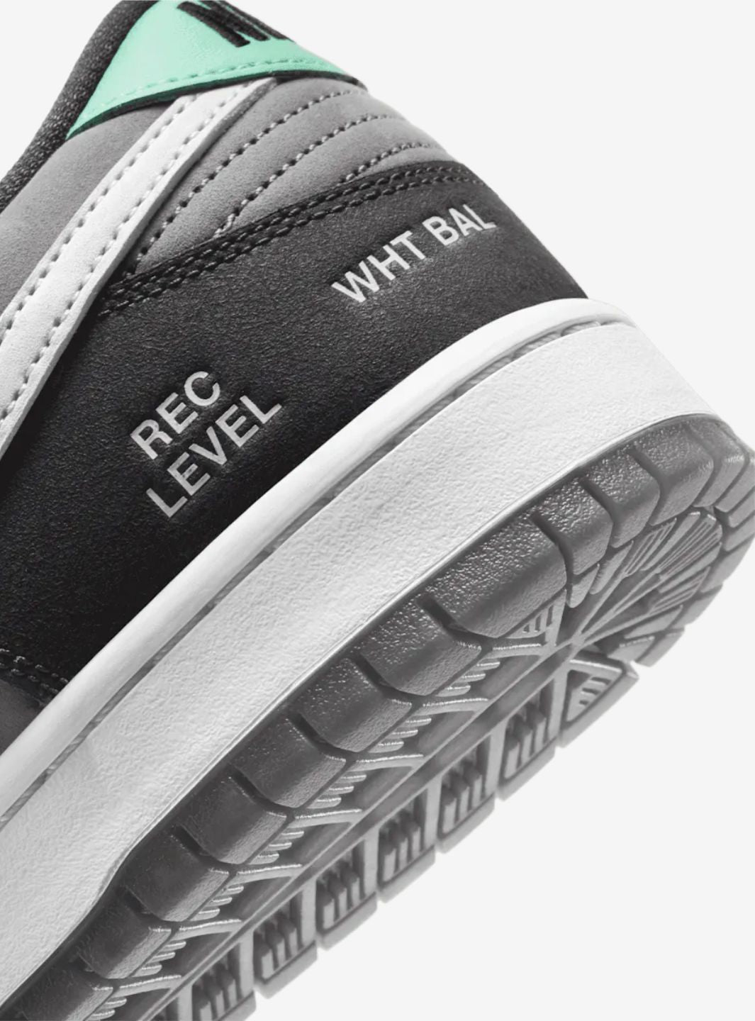 Nike SB Dunk Low VX1000