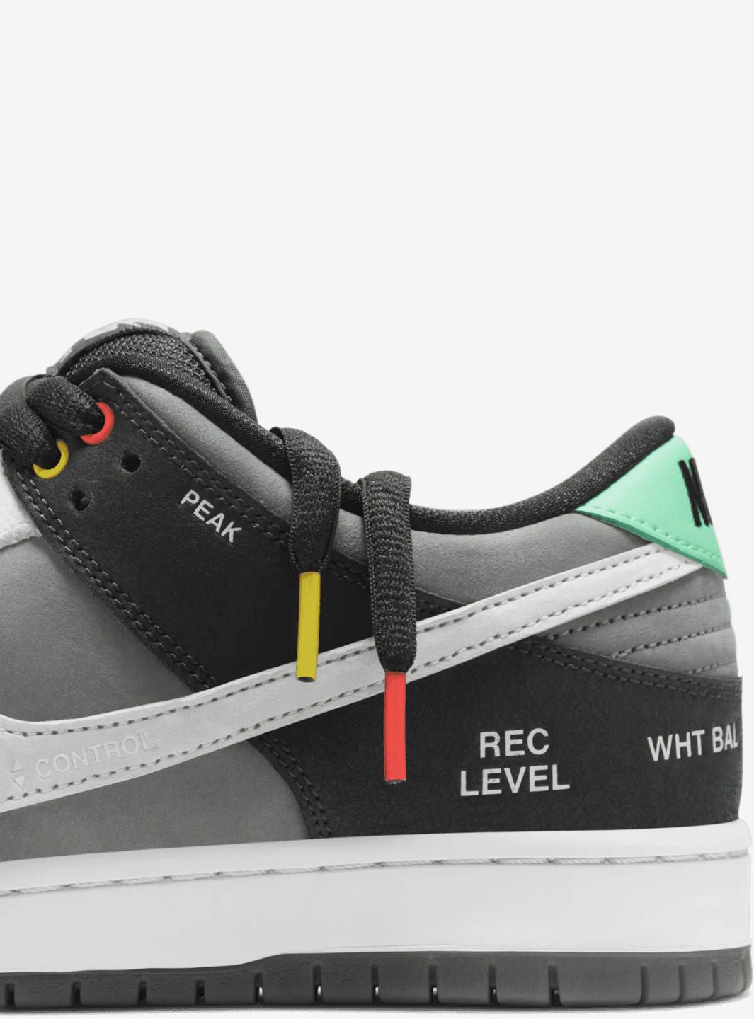 Nike SB Dunk Low VX1000