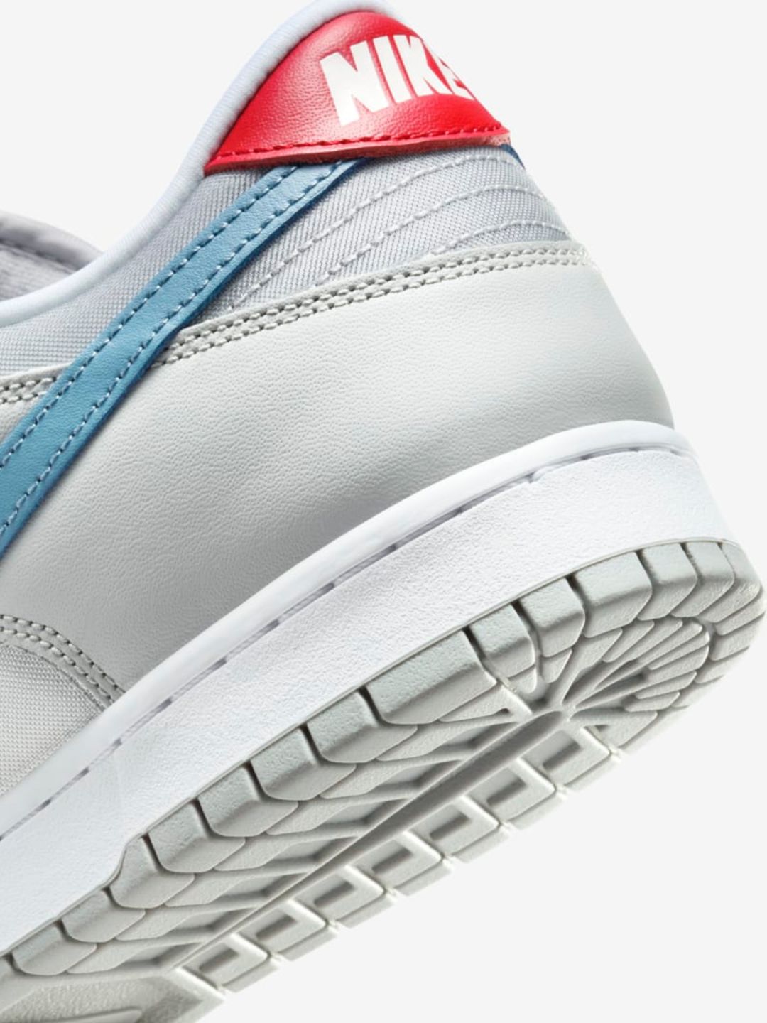 Nike Dunk Low Silver Surfer (2024)