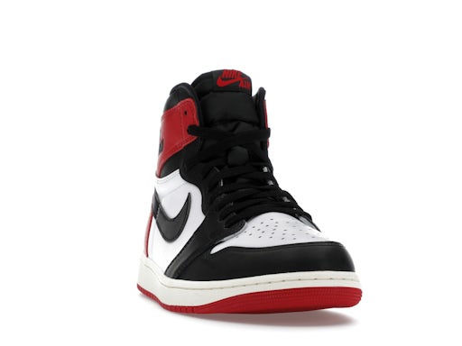 Jordan 1 Retro High OG con punta nera rivisitata