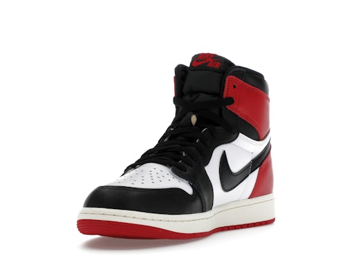 Jordan 1 Retro High OG con punta nera rivisitata