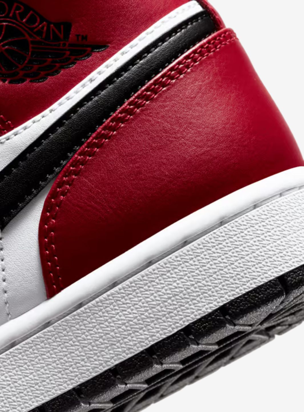 Air Jordan 1 Mid Chicago Black Toe