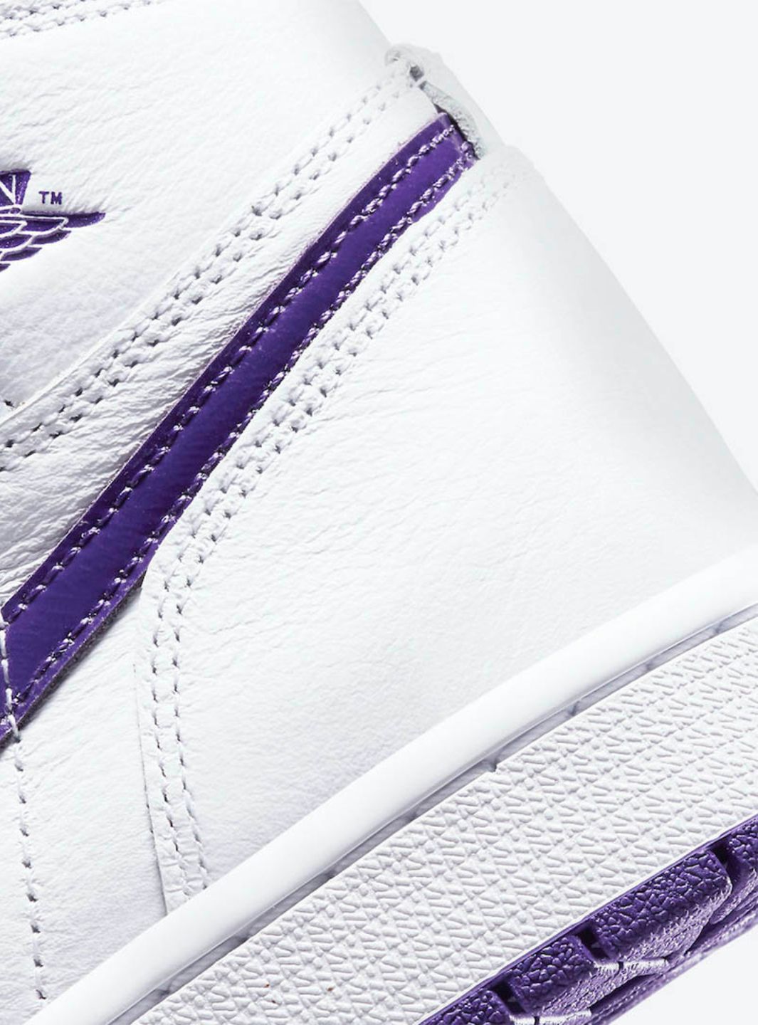 Air Jordan 1 Retro High Court Purple