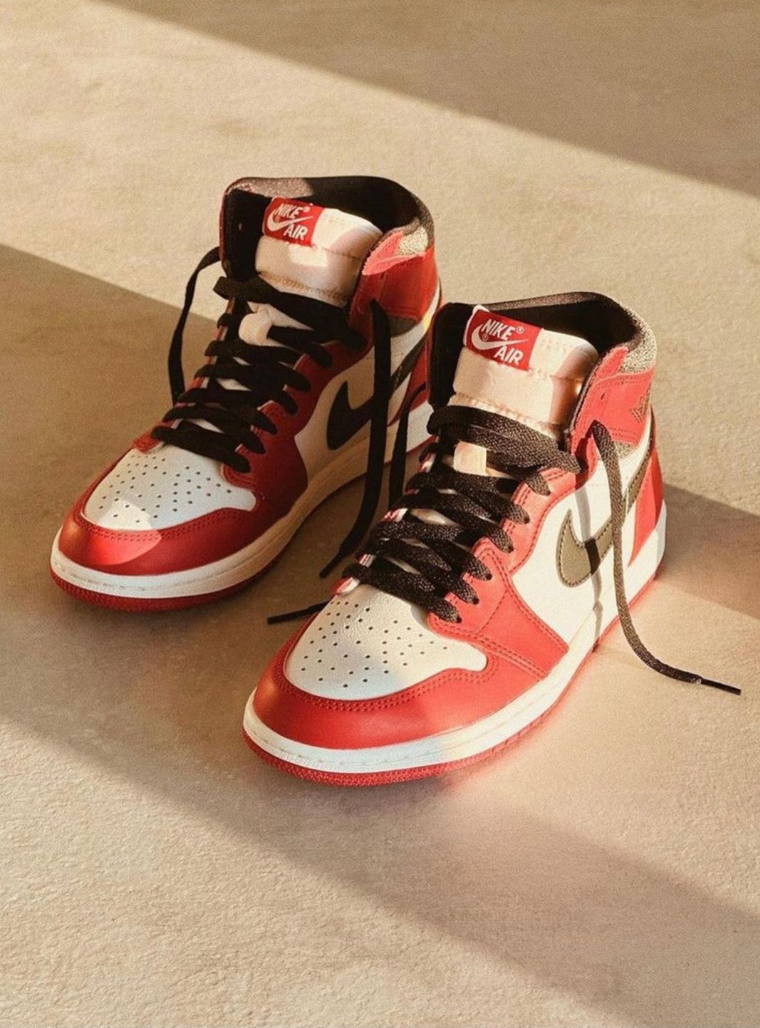 Air Jordan 1 Retro High OG Chicago Lost And Found