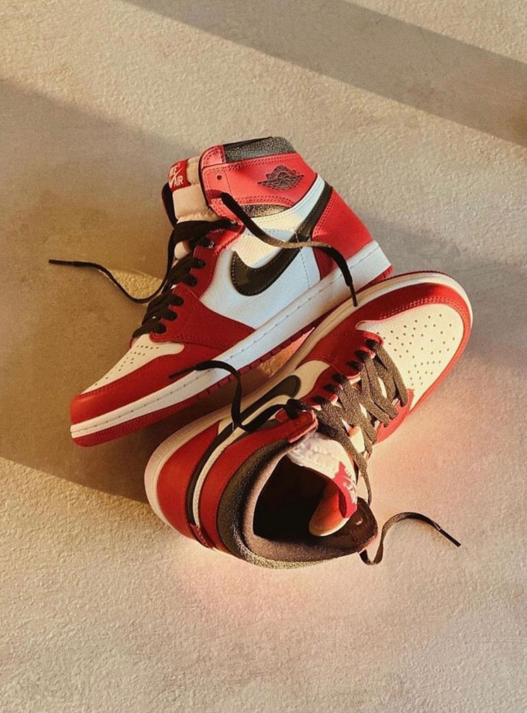 Air Jordan 1 Retro High OG Chicago Lost And Found