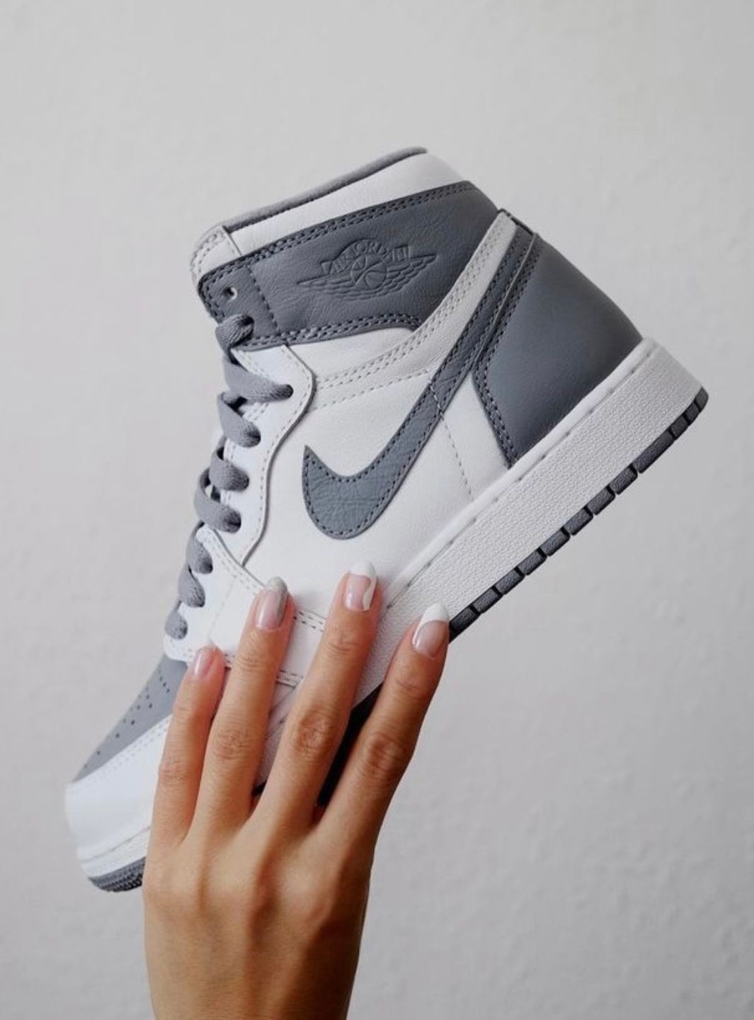 Air Jordan 1 Retro High OG Stealth