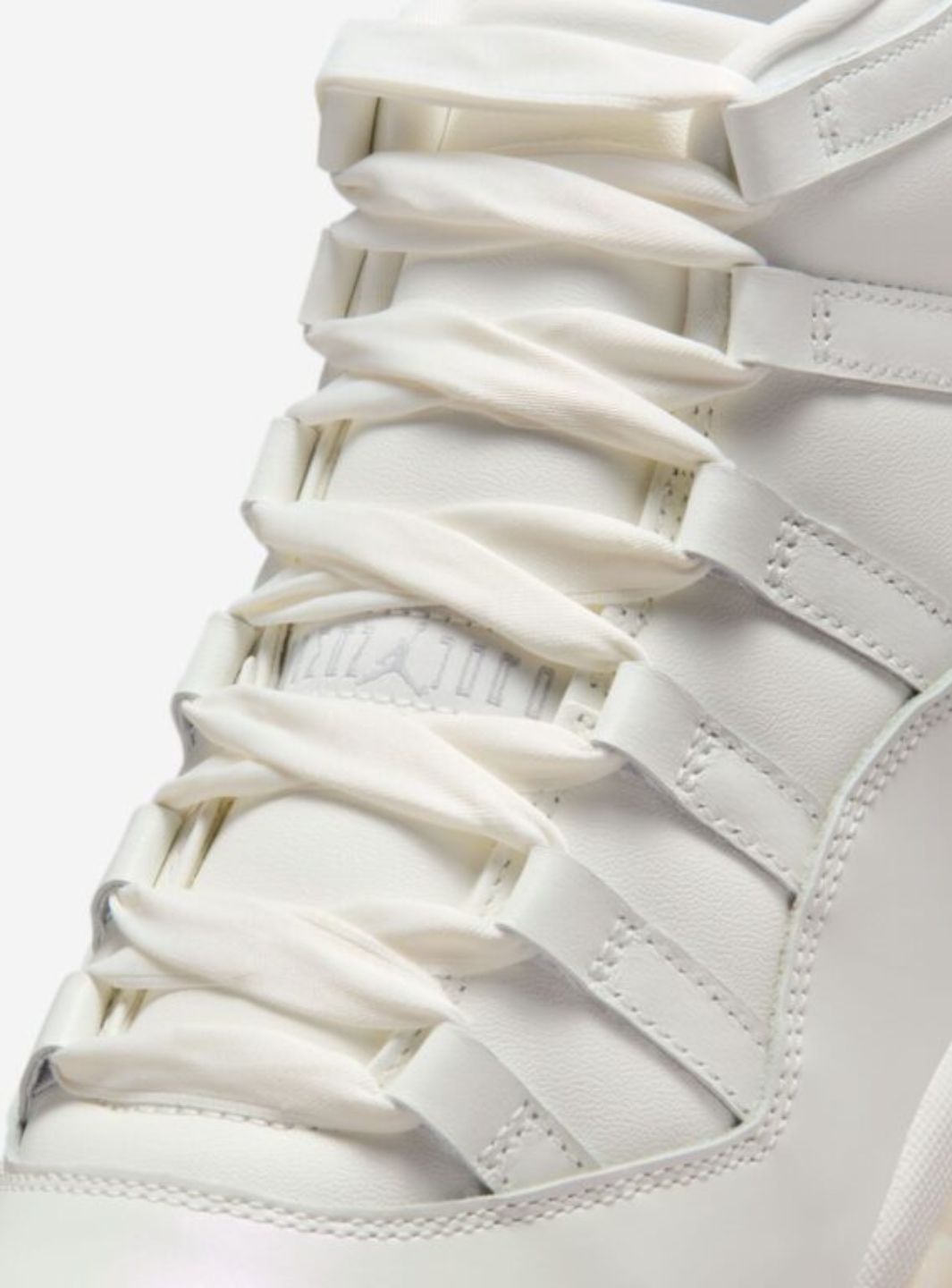 Air Jordan 11 Retro Pearl (W)