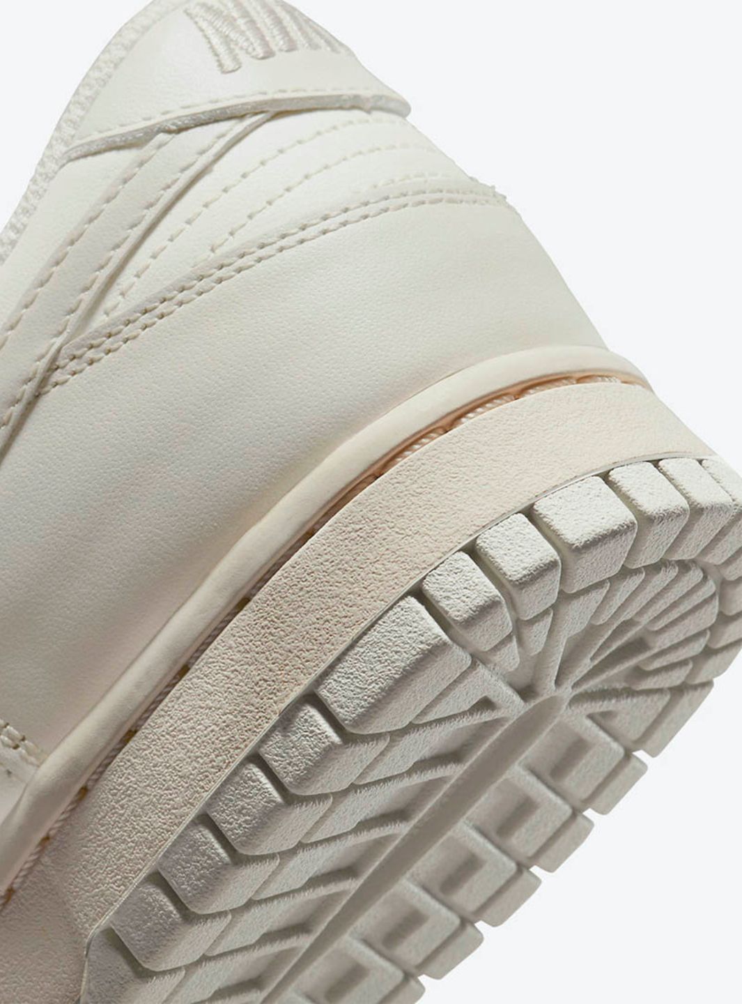 Nike Dunk Low Sail Light Bone