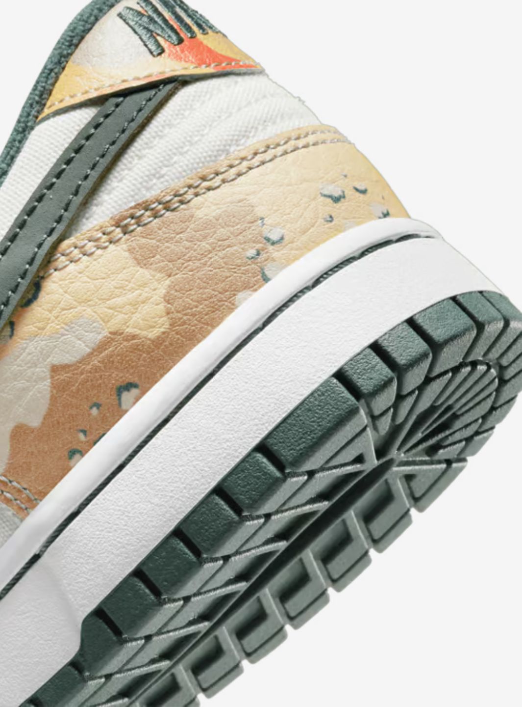 Nike Dunk Low SE Sail Multi-Camo