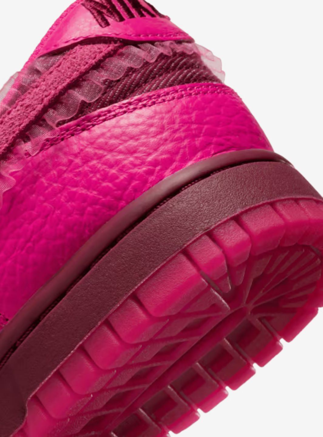 Nike Dunk Low Valentine's Day (2022) (W)