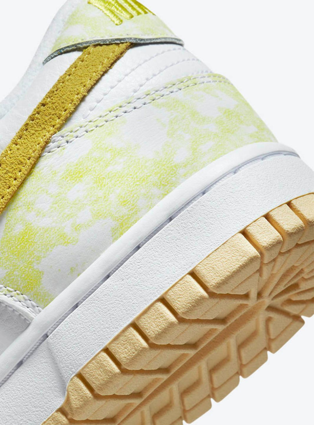 Nike Dunk Low Yellow Strike