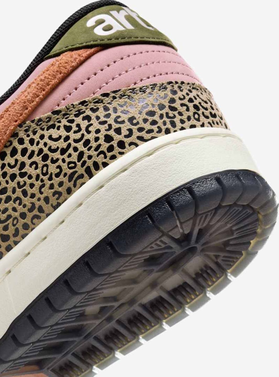 Nike SB Dunk Low Arts-Rec