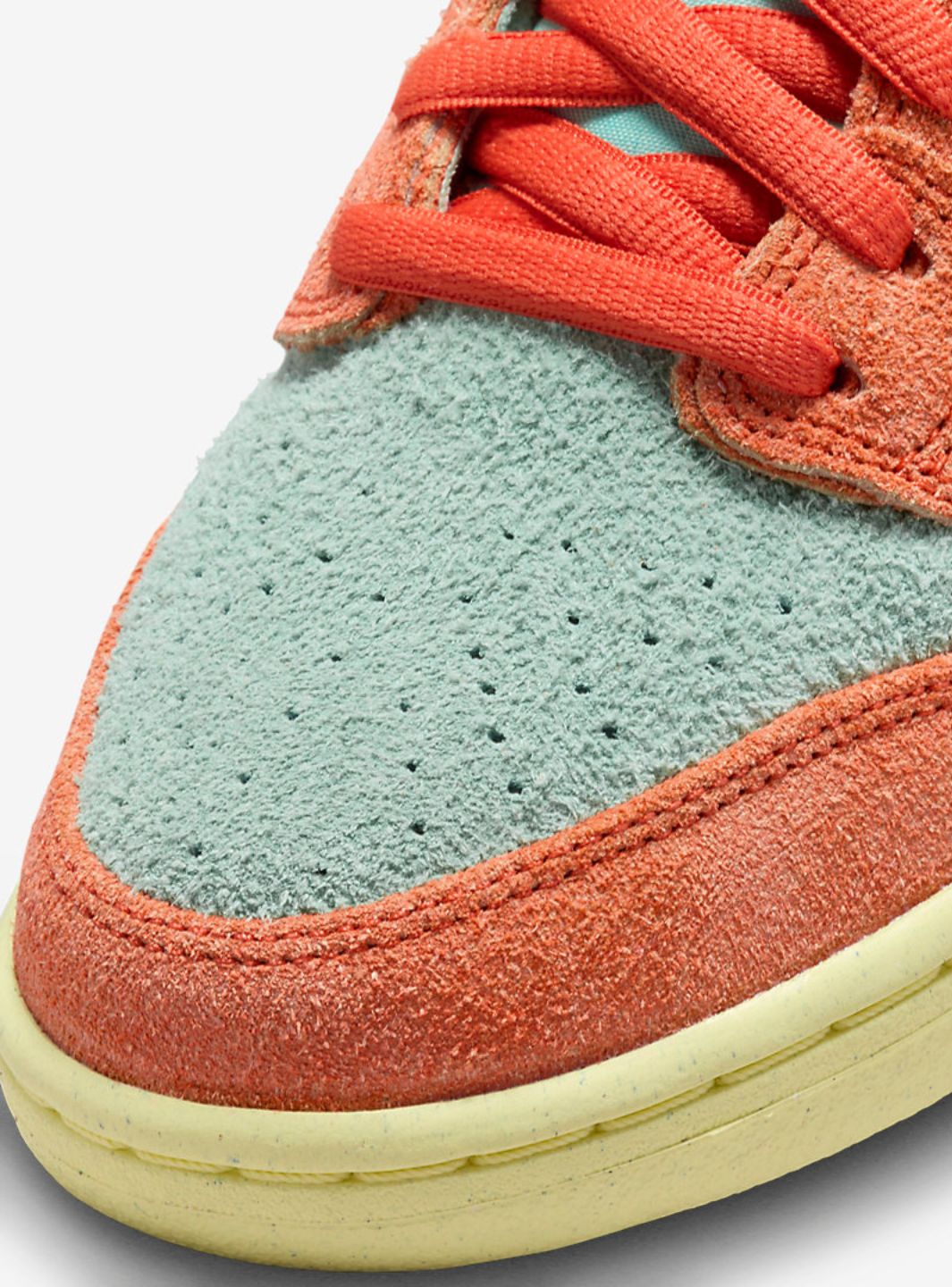 Nike SB Dunk Low Orange Emerald Rise
