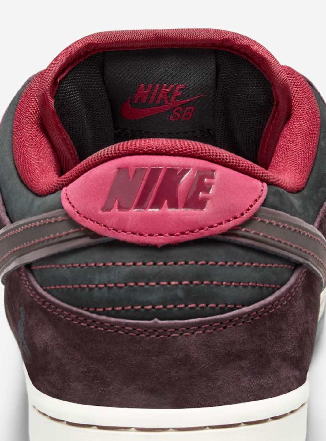 Nike SB Dunk Low Riot Skateshop