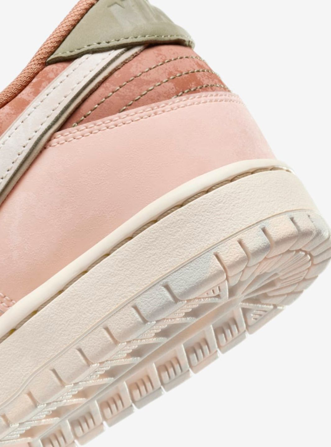 Nike SB Dunk Low Trocadéro Gardens