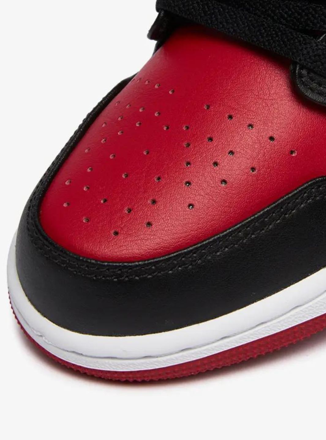 Air Jordan 1 Low Bred Toe