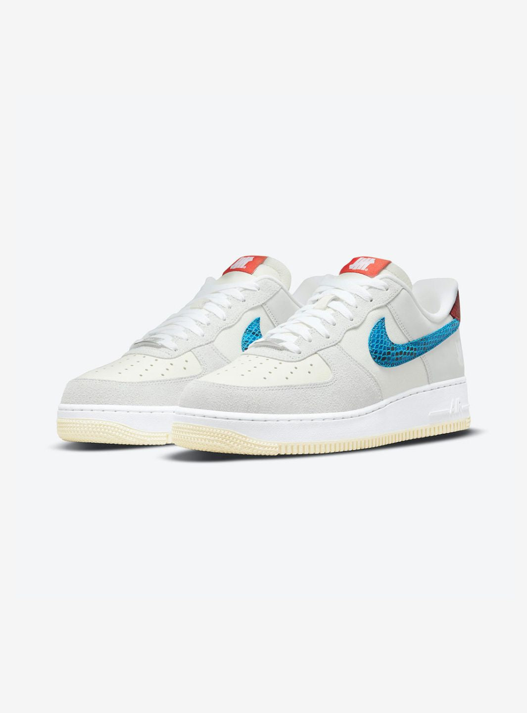 Nike Air Force 1 Low SP Undefeated 5 On It Dunk vs. AF1