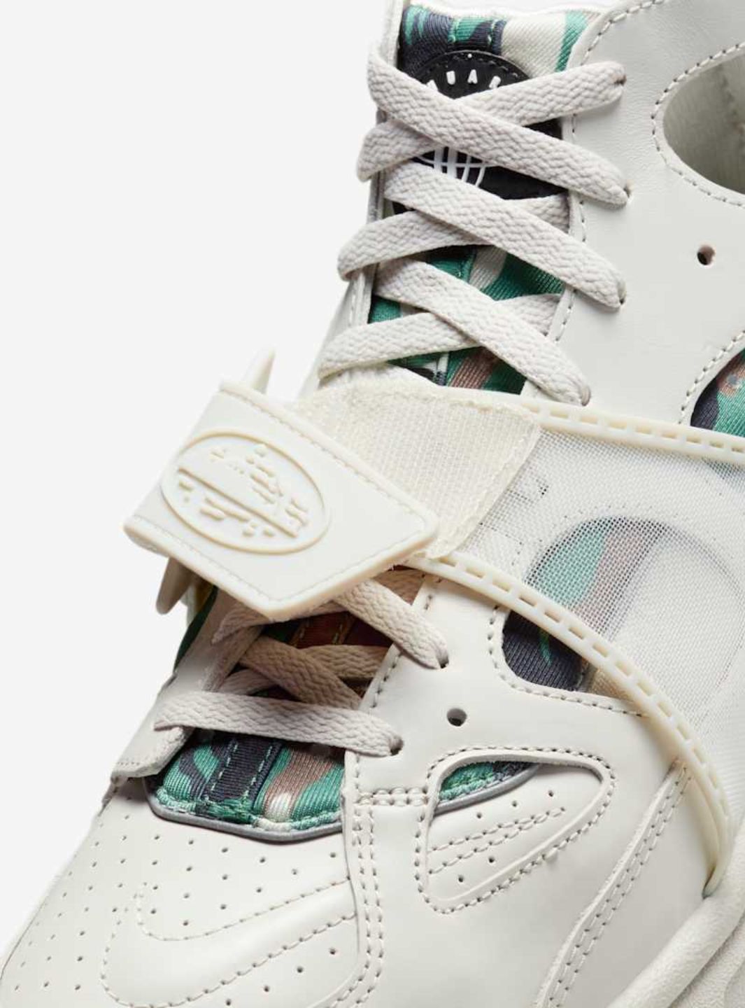 Nike Air Trainer Huarache Corteiz Light Bone