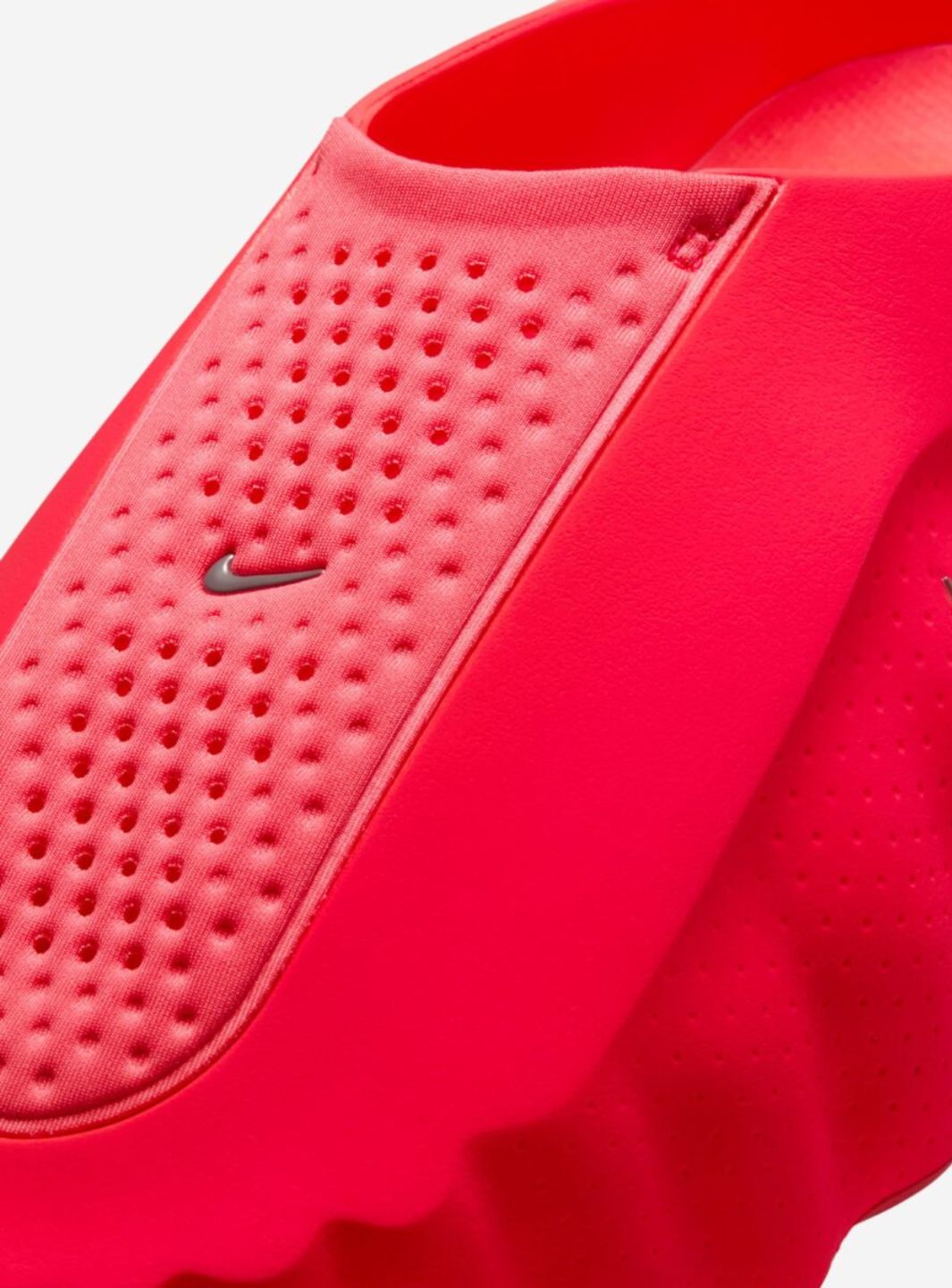 Nike Mind 001 Slide Solar Red