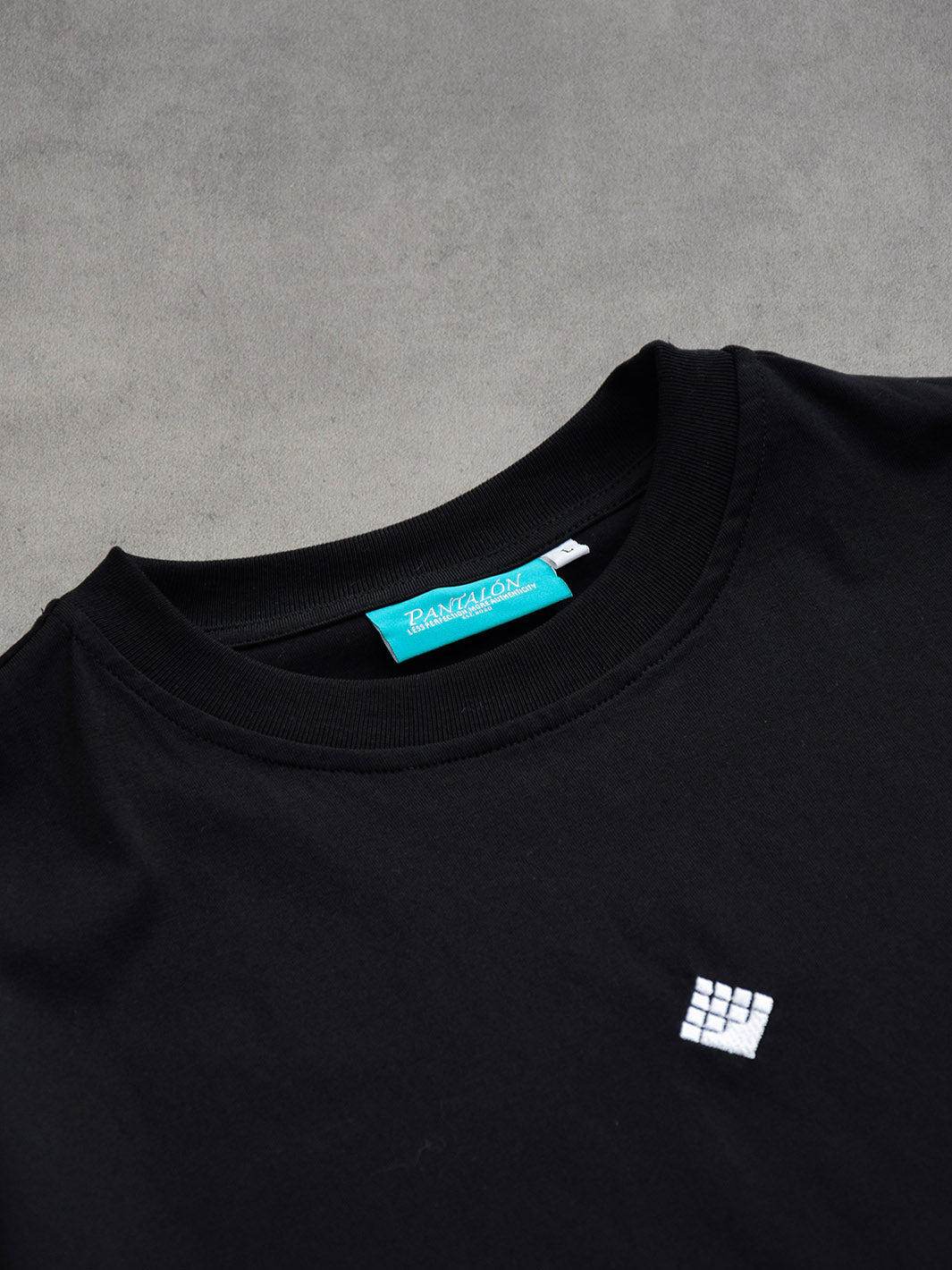 Pantalón Less Perfection More Authencity T-Shirt Black